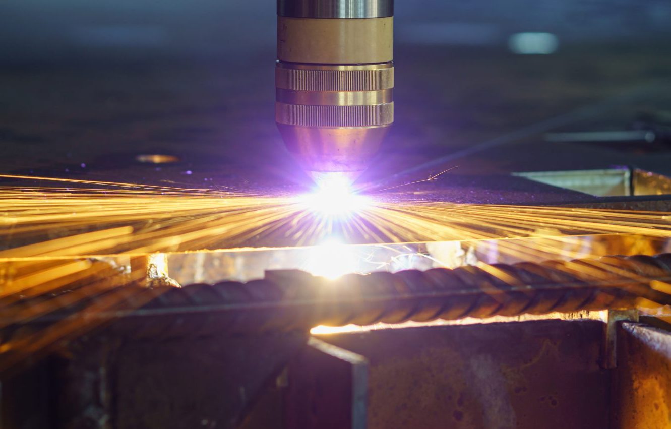 Plasma,Cutting,Machine,Cuts,Metal,Material,With,Sparks